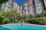 701 King St W